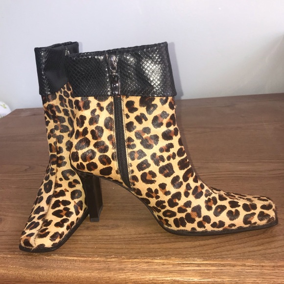 Gorgeous faux fur ankle boots. Would be complimentary with any outfit. - Picture 2 of 8